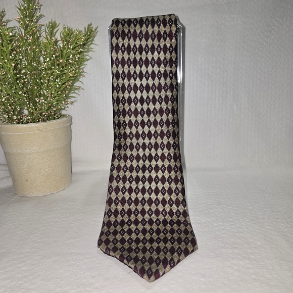 Geoffrey Beene Maroon and Cream Diamond Patterned, Silk - Picture 1 of 6